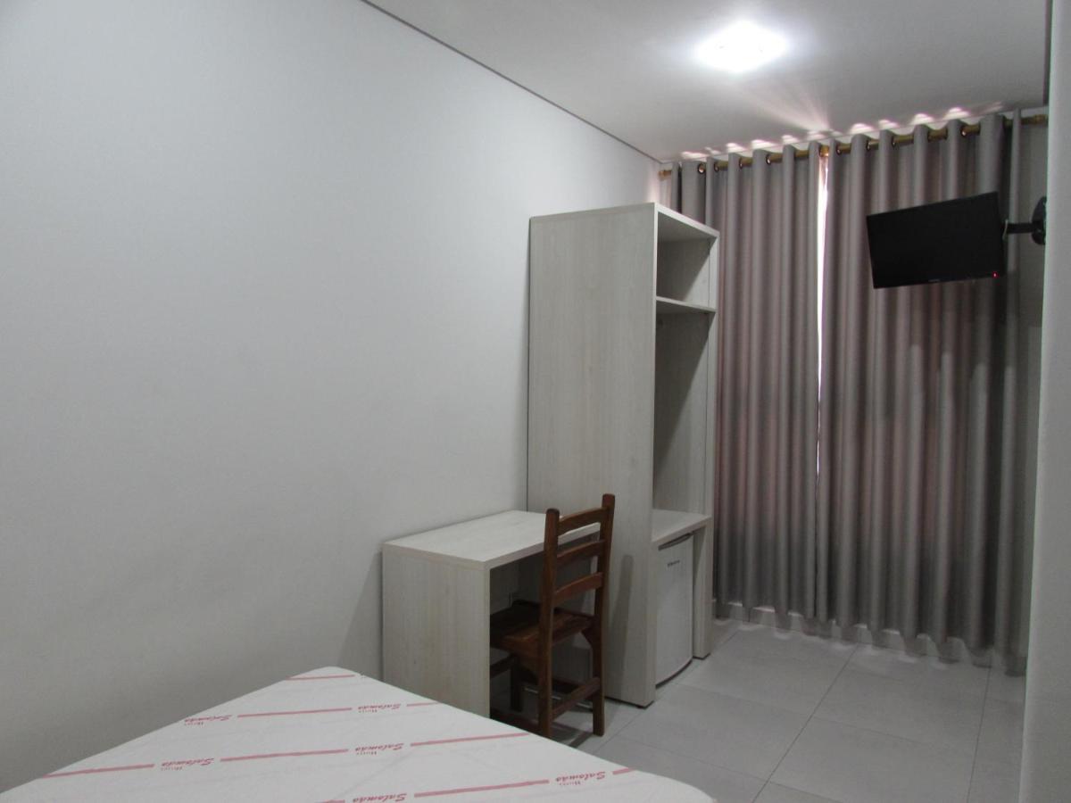 Hotel Salomão - Próximo a 25 de Março, Bom Retiro, Brás e Rua Santa Efigênia, a 2 minutos do Mirante Sampa Sky e pista de Skate Anhangabaú San Paolo Esterno foto