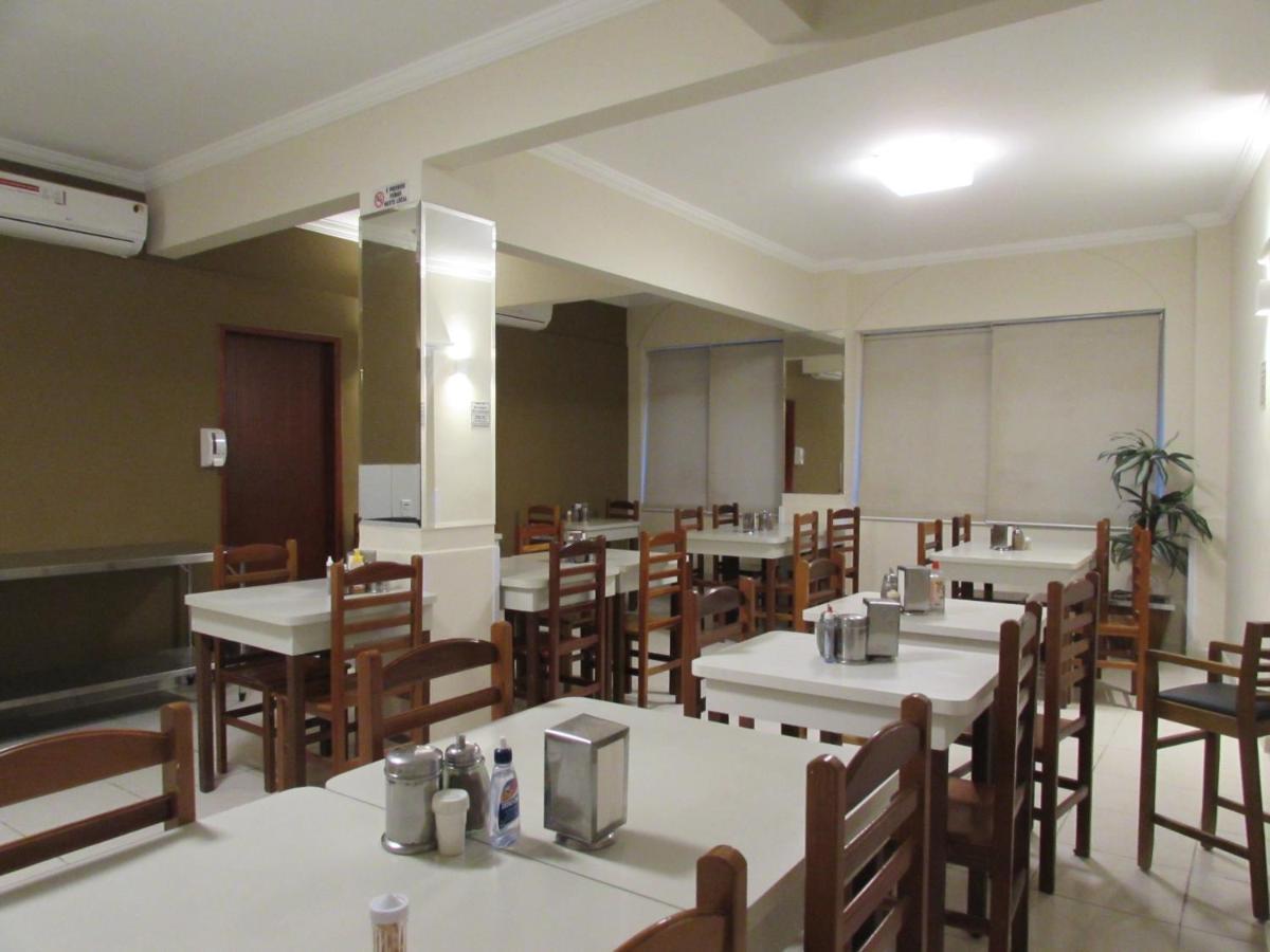Hotel Salomão - Próximo a 25 de Março, Bom Retiro, Brás e Rua Santa Efigênia, a 2 minutos do Mirante Sampa Sky e pista de Skate Anhangabaú San Paolo Esterno foto