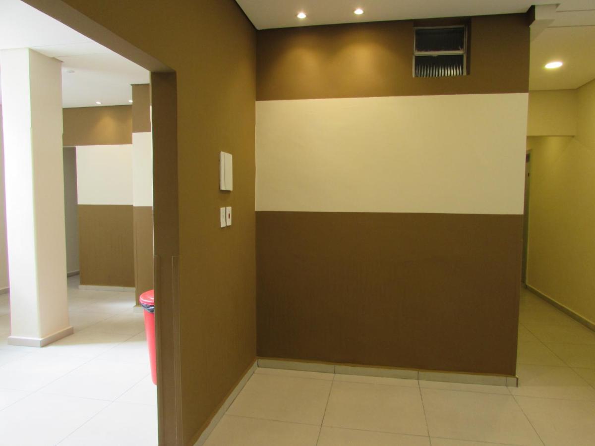 Hotel Salomão - Próximo a 25 de Março, Bom Retiro, Brás e Rua Santa Efigênia, a 2 minutos do Mirante Sampa Sky e pista de Skate Anhangabaú San Paolo Esterno foto