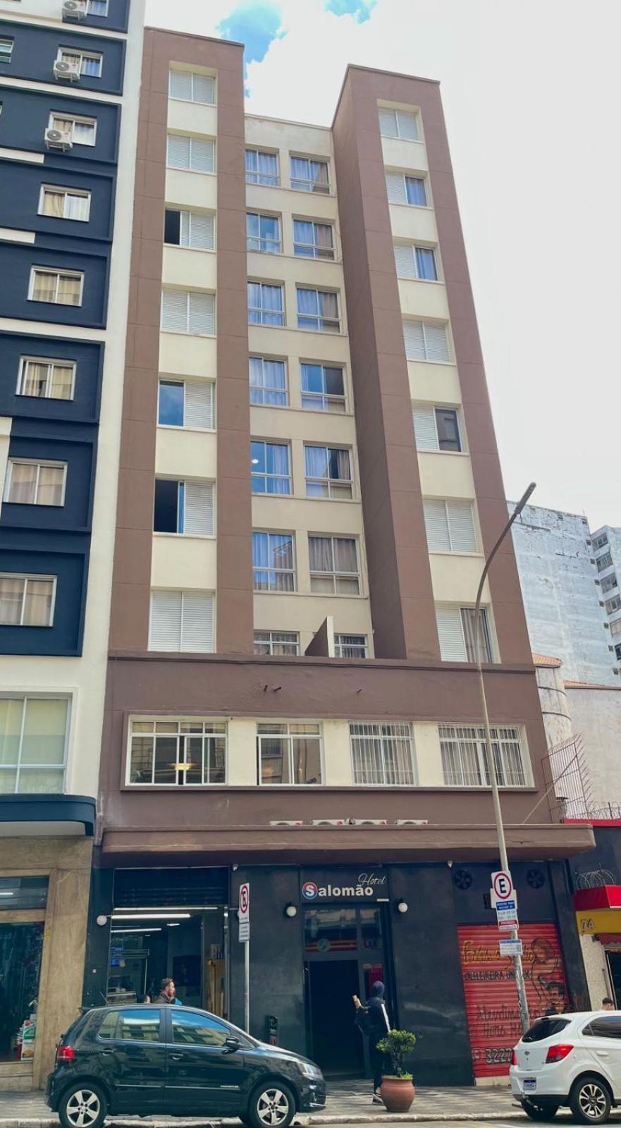 Hotel Salomão - Próximo a 25 de Março, Bom Retiro, Brás e Rua Santa Efigênia, a 2 minutos do Mirante Sampa Sky e pista de Skate Anhangabaú San Paolo Esterno foto