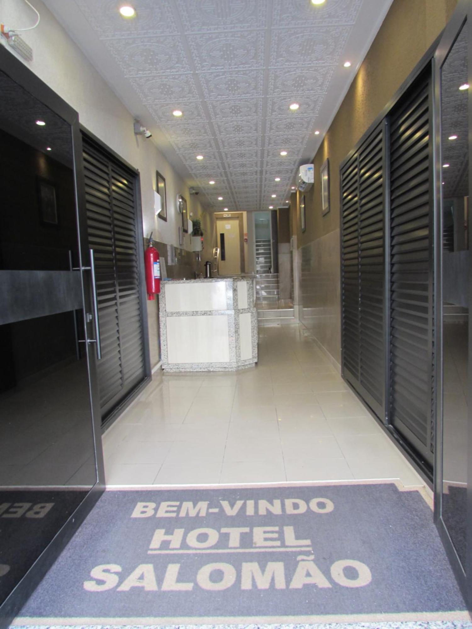 Hotel Salomão - Próximo a 25 de Março, Bom Retiro, Brás e Rua Santa Efigênia, a 2 minutos do Mirante Sampa Sky e pista de Skate Anhangabaú San Paolo Esterno foto