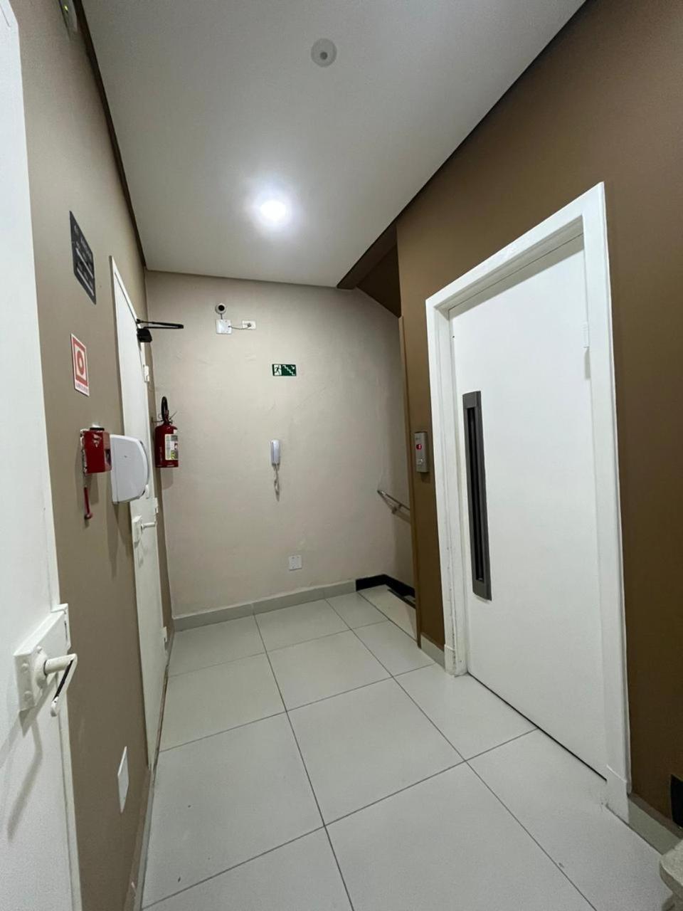 Hotel Salomão - Próximo a 25 de Março, Bom Retiro, Brás e Rua Santa Efigênia, a 2 minutos do Mirante Sampa Sky e pista de Skate Anhangabaú San Paolo Esterno foto