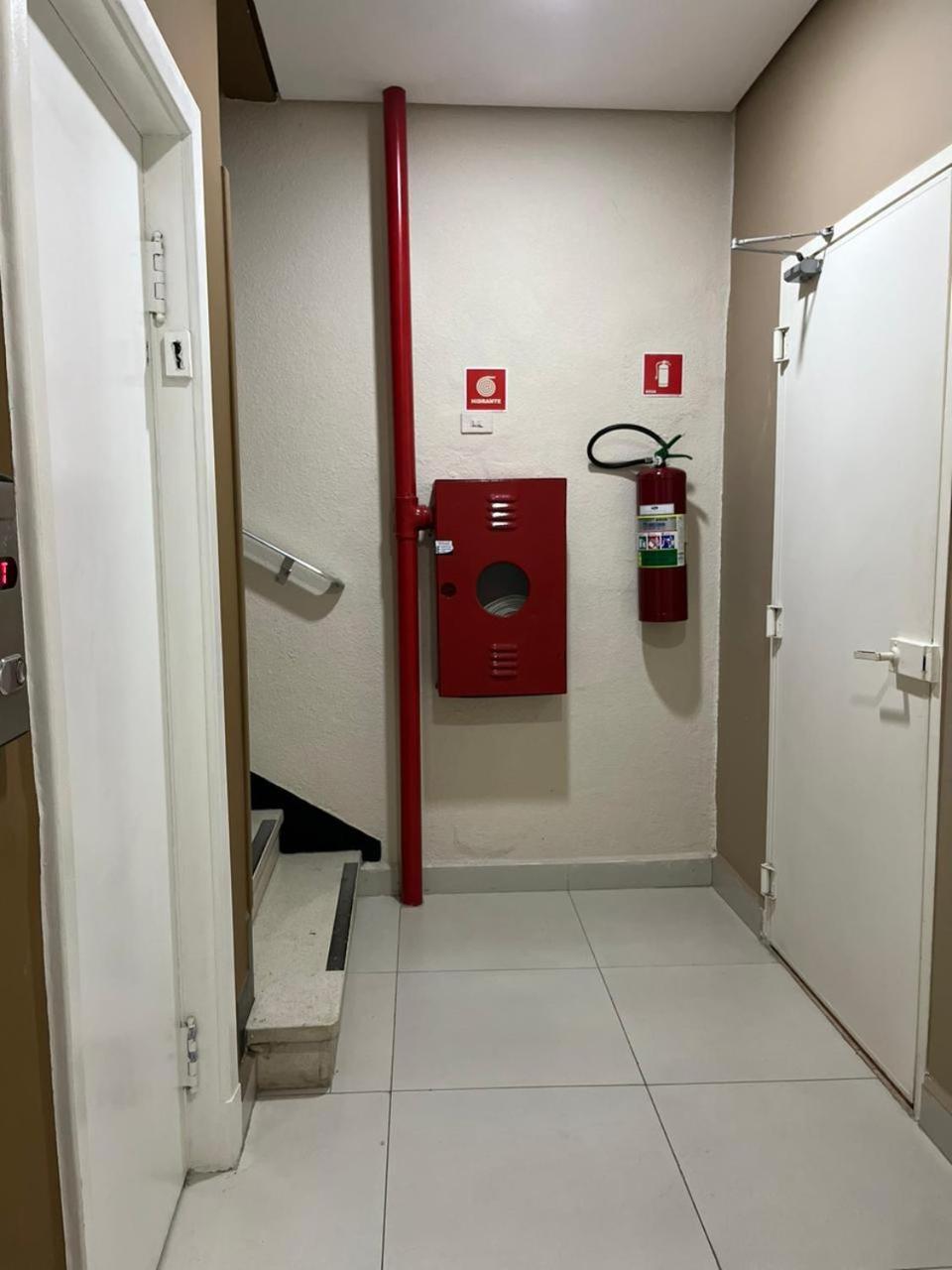 Hotel Salomão - Próximo a 25 de Março, Bom Retiro, Brás e Rua Santa Efigênia, a 2 minutos do Mirante Sampa Sky e pista de Skate Anhangabaú San Paolo Esterno foto