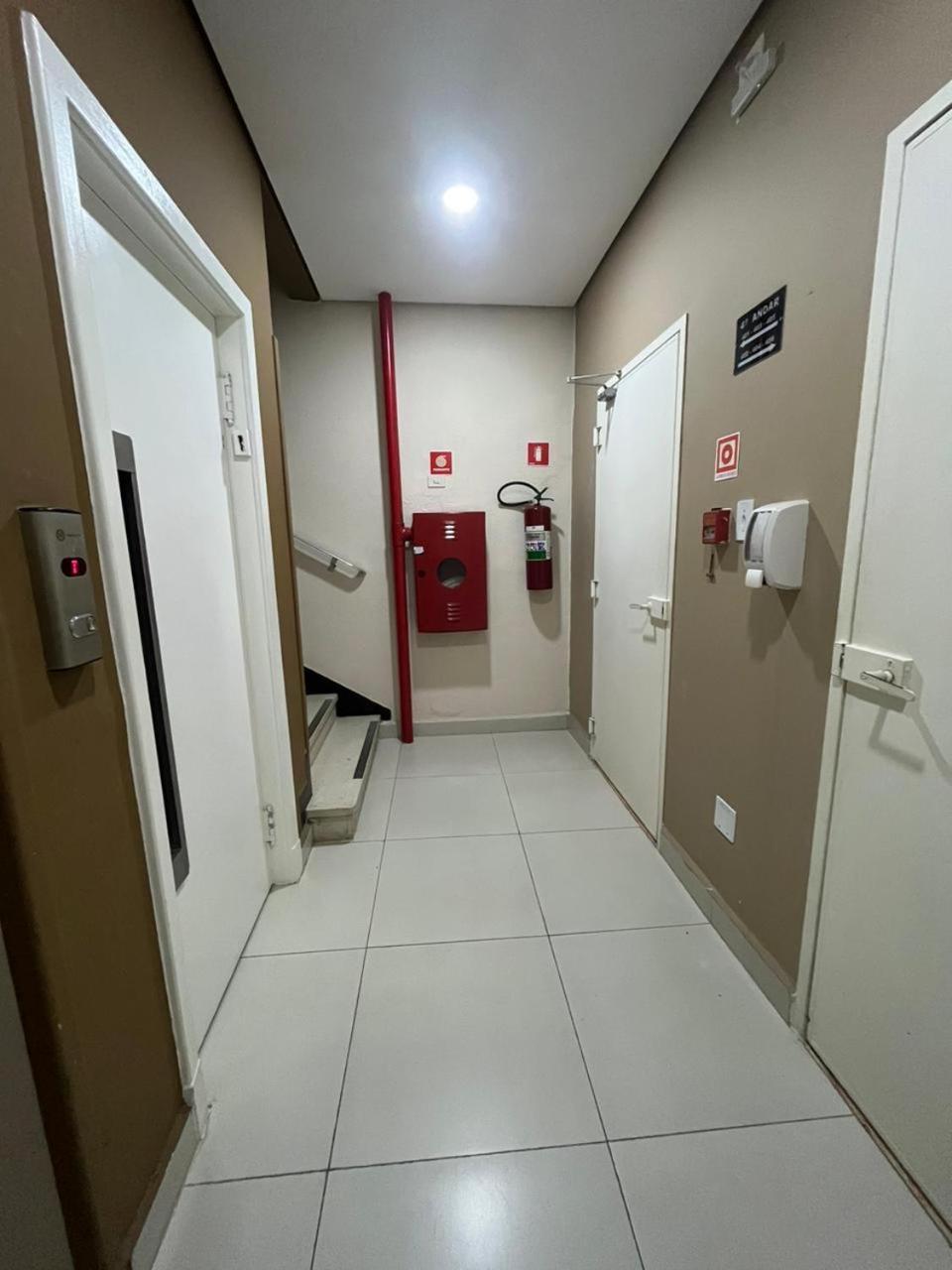 Hotel Salomão - Próximo a 25 de Março, Bom Retiro, Brás e Rua Santa Efigênia, a 2 minutos do Mirante Sampa Sky e pista de Skate Anhangabaú San Paolo Esterno foto