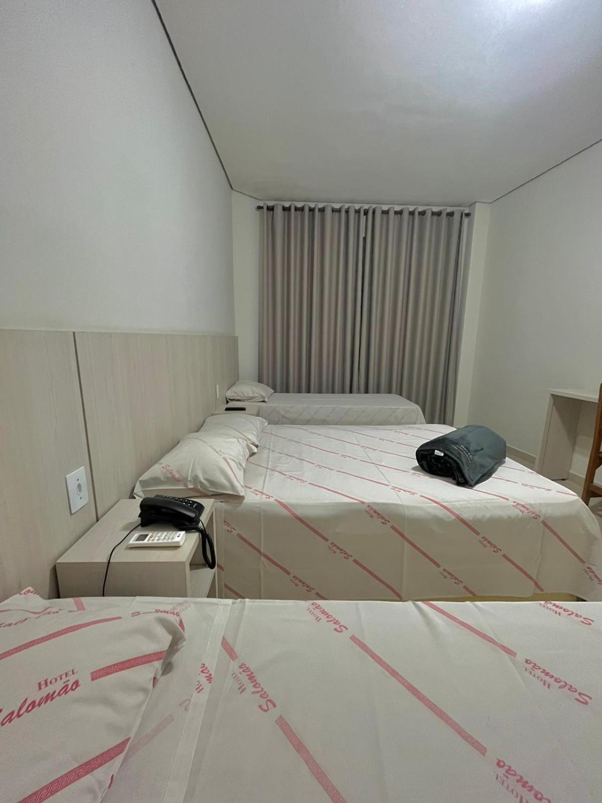Hotel Salomão - Próximo a 25 de Março, Bom Retiro, Brás e Rua Santa Efigênia, a 2 minutos do Mirante Sampa Sky e pista de Skate Anhangabaú San Paolo Esterno foto