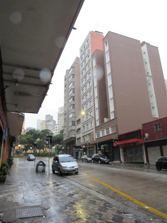 Hotel Salomão - Próximo a 25 de Março, Bom Retiro, Brás e Rua Santa Efigênia, a 2 minutos do Mirante Sampa Sky e pista de Skate Anhangabaú San Paolo Esterno foto